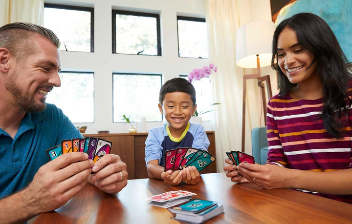 Mattel Games UNO FLIP! Family Card Game in Sturdy Tin with 112 Double-Sided Cards