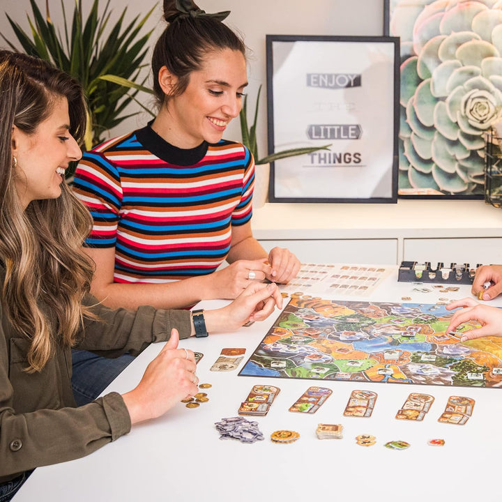 Days of Wonder Small World Board Game (DO7901)