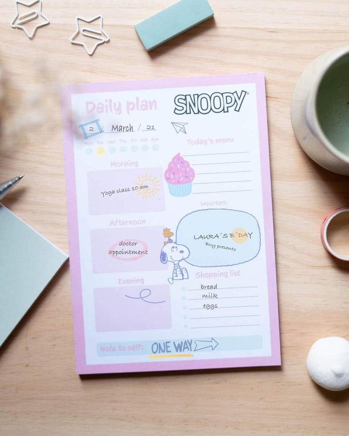 Snoopy Weekly Planner A5 - Desk Calendar