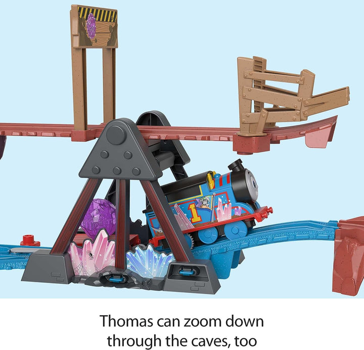 Fisher-Price Thomas and Friends Spielzeugeisenbahn-Set mit motorisierter Thomas-Eisenbahn und Ti